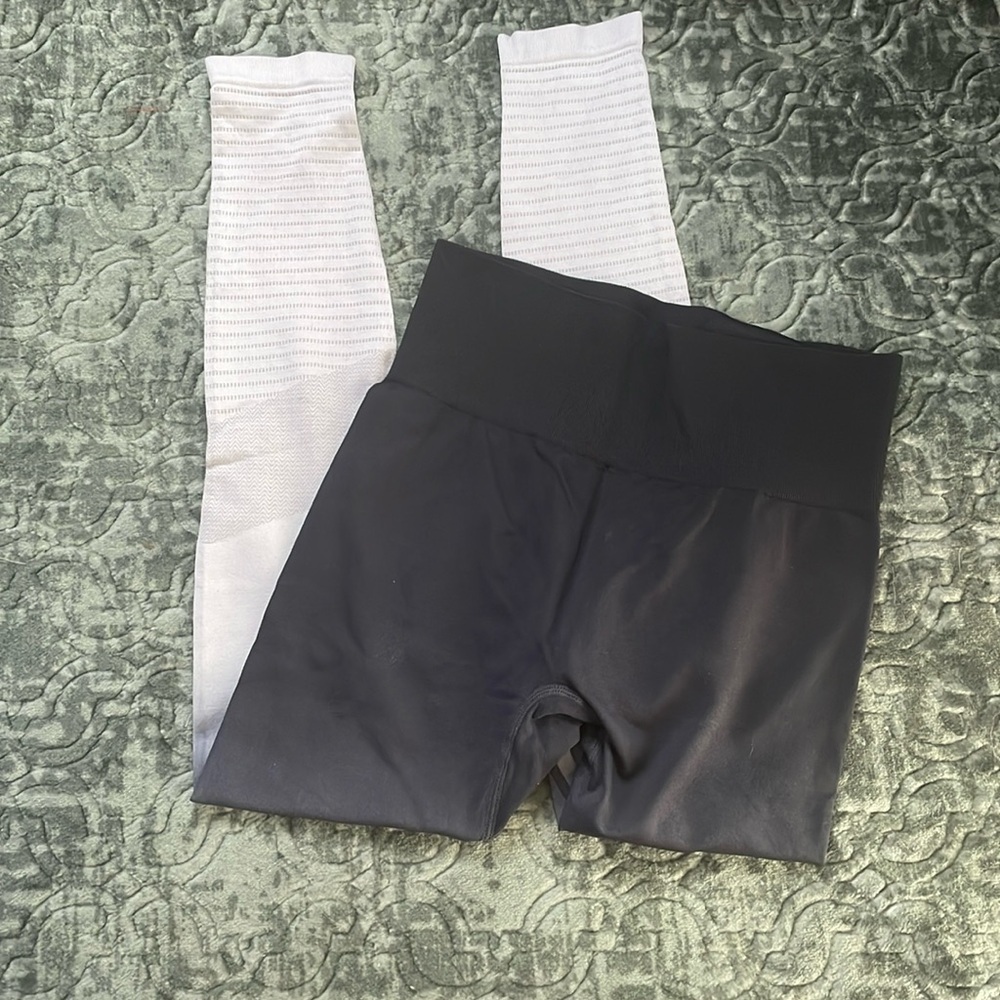 ZYIA Black and White Colorblock Leggings